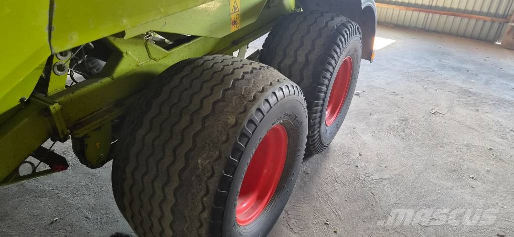 CLAAS 2200 Vierkante balenpers