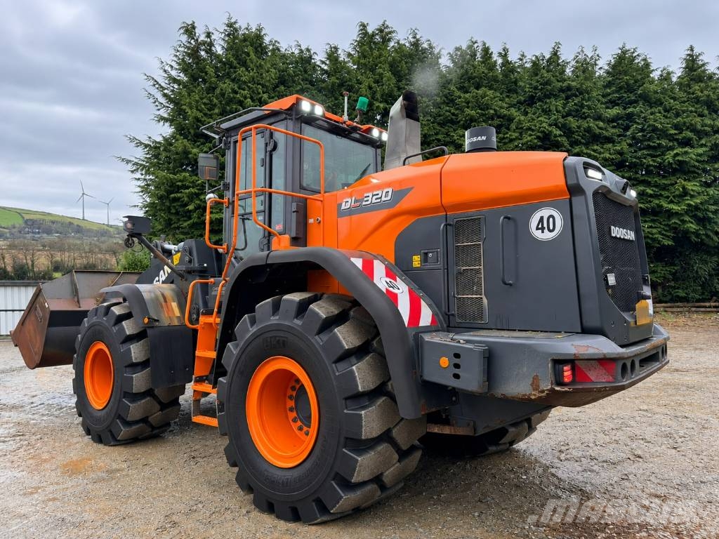 Doosan dl 320-7 Rataslaadurid