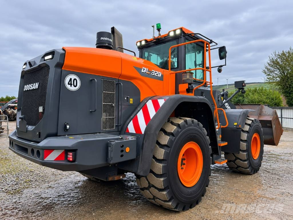 Doosan dl 320-7 Rataslaadurid