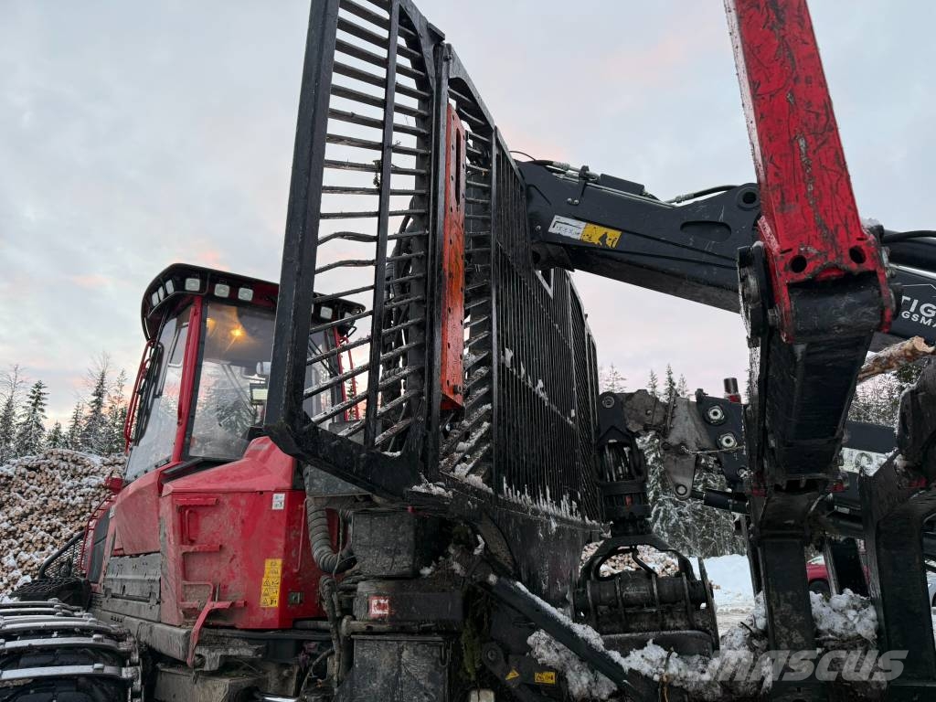 Komatsu 895 Forvarderi