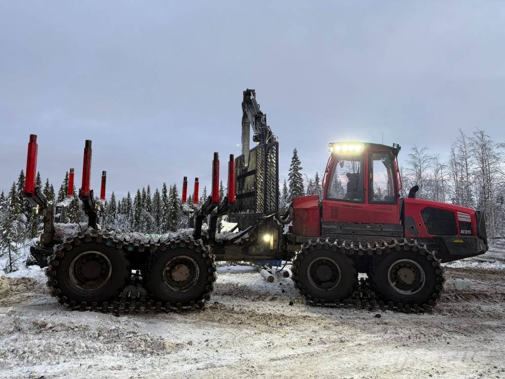 Komatsu 895 Forvarderi