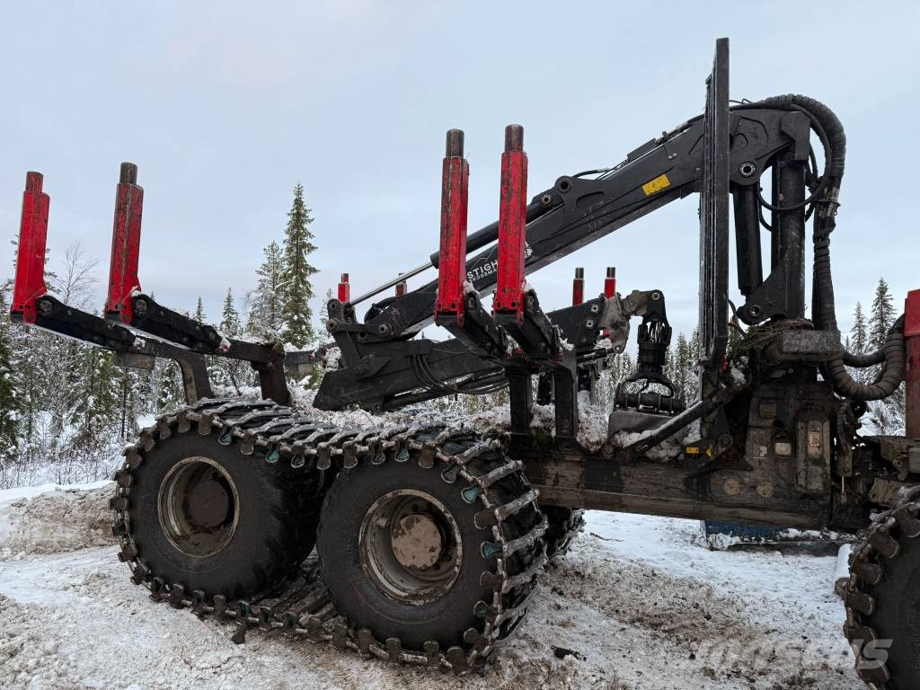 Komatsu 895 Forvarderi