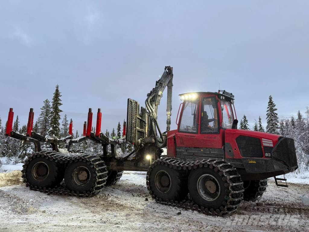 Komatsu 895 Forvarderi