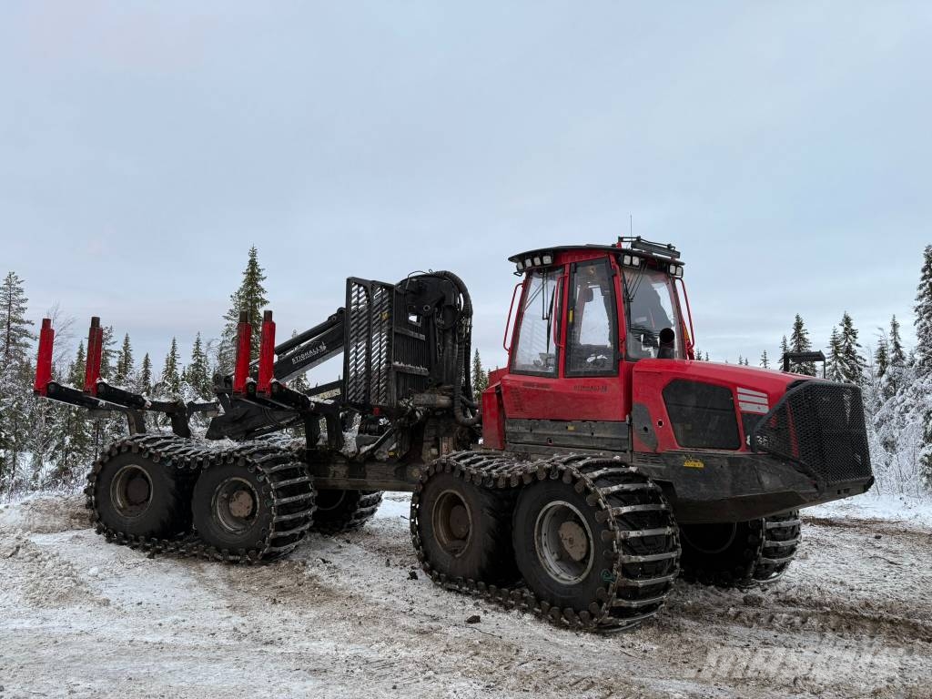 Komatsu 895 Forvarderi