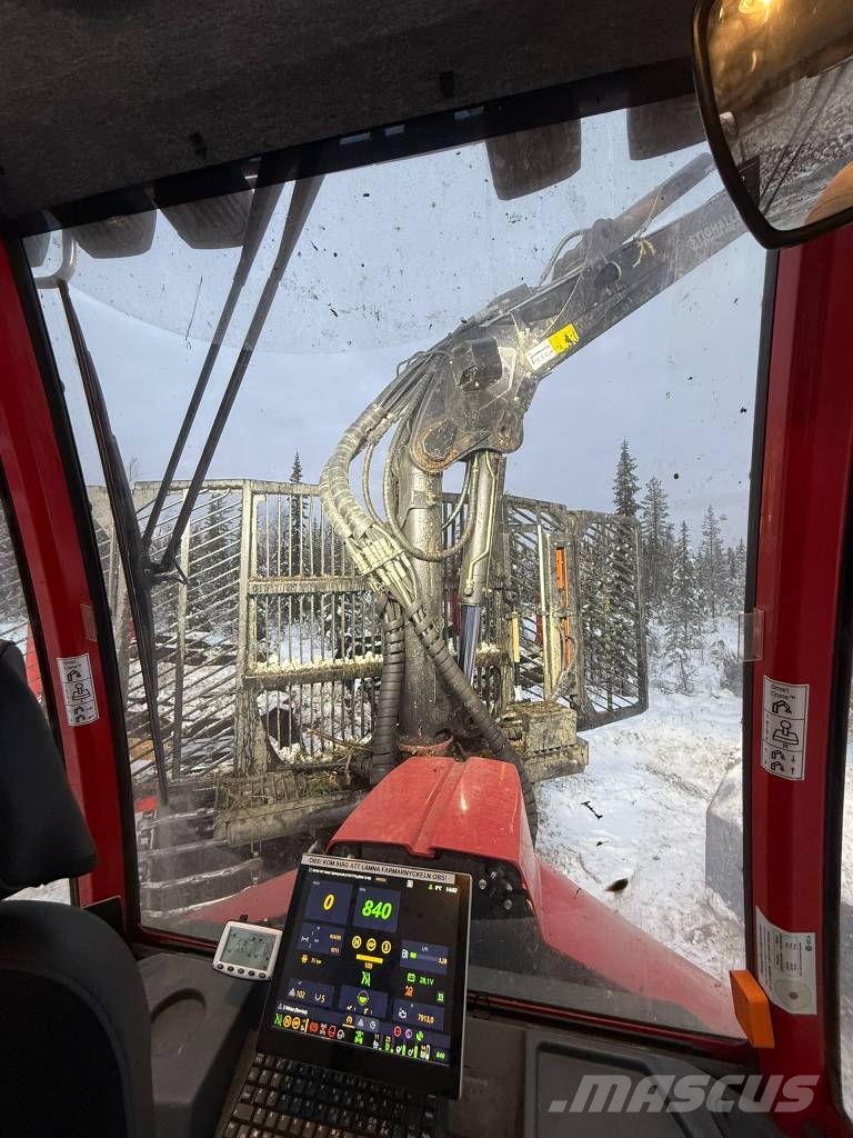 Komatsu 895 Forvarderi