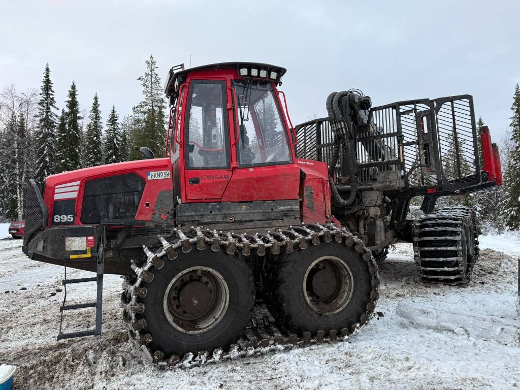 Komatsu 895 Forvarderi