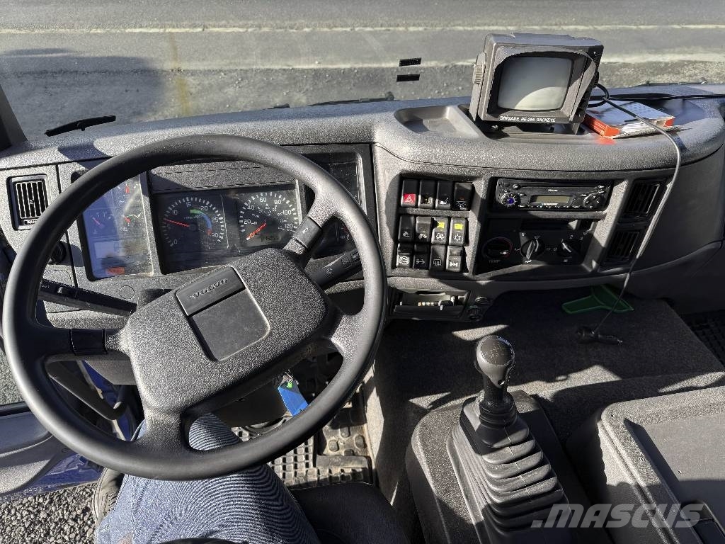 Volvo FL 220 Diesel/Heizöl Schwingschlögel Klima 運油車