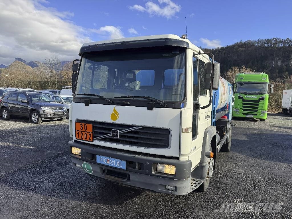 Volvo FL 220 Diesel/Heizöl Schwingschlögel Klima 運油車