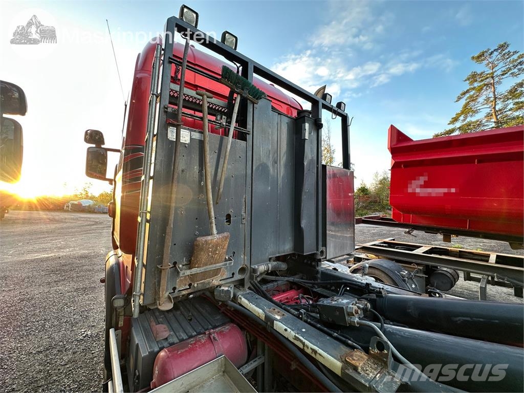 Scania R580LB8X4*4HSA Camion ampliroll