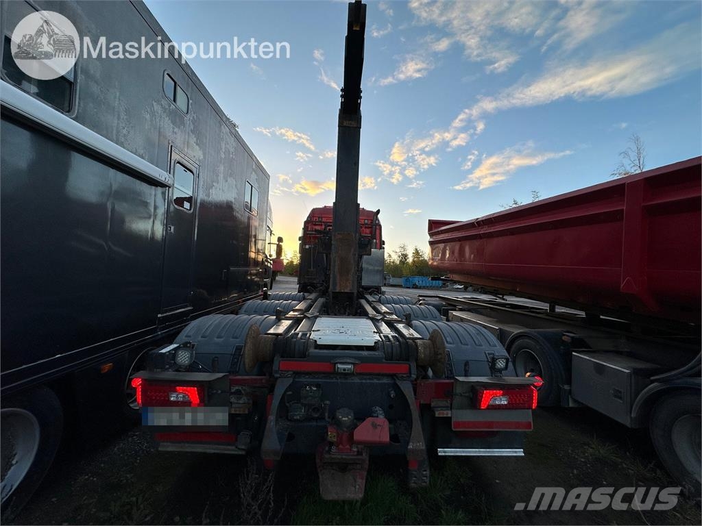 Scania R580LB8X4*4HSA Camion ampliroll