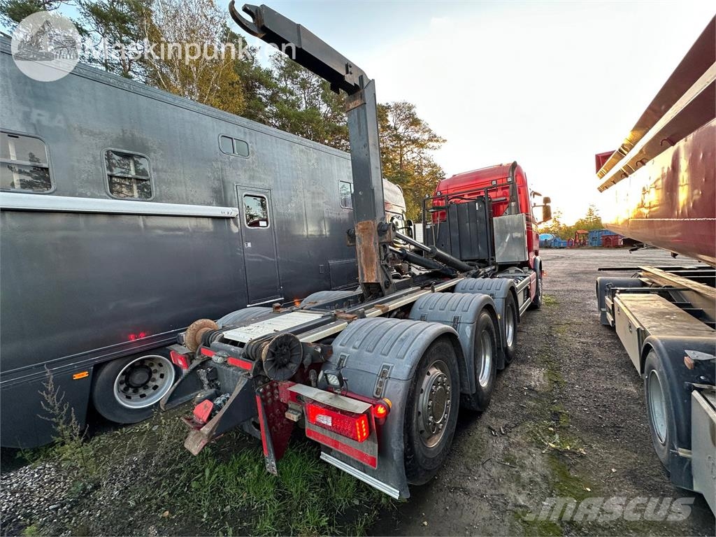 Scania R580LB8X4*4HSA Camion ampliroll