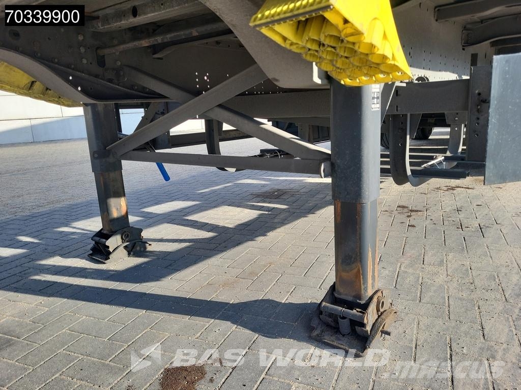 Schmitz Cargobull SCB*S3T 3 axles Sliding Roof MOT 01/27 Curtain sider semi-trailers