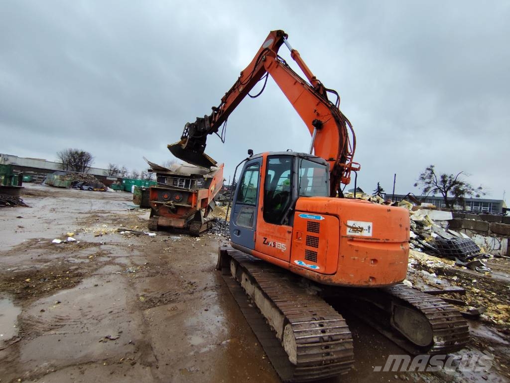 Hitachi ZX 135 US Rupsgraafmachines