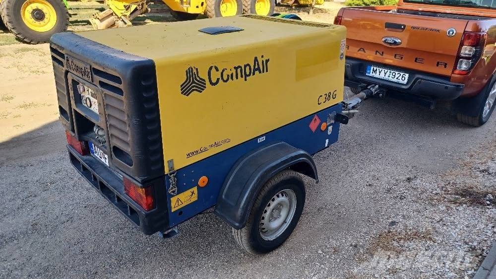 Compair C38 G12 csavarkompresszor + 8 KW-os agregátor Компресори