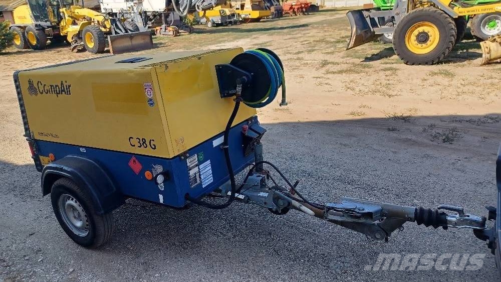 Compair C38 G12 csavarkompresszor + 8 KW-os agregátor Компресори