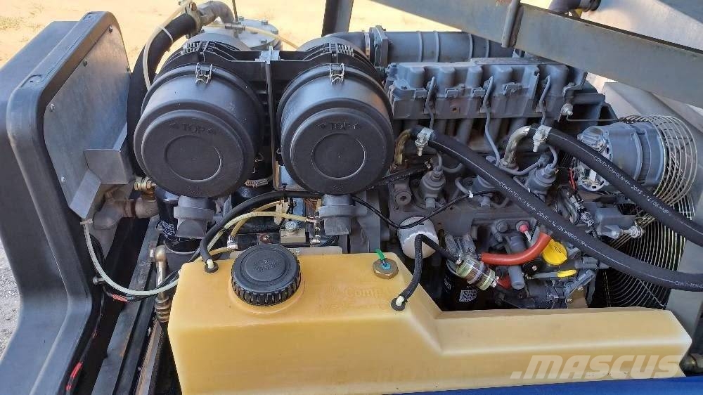 Compair C38 G12 csavarkompresszor + 8 KW-os agregátor Компресори