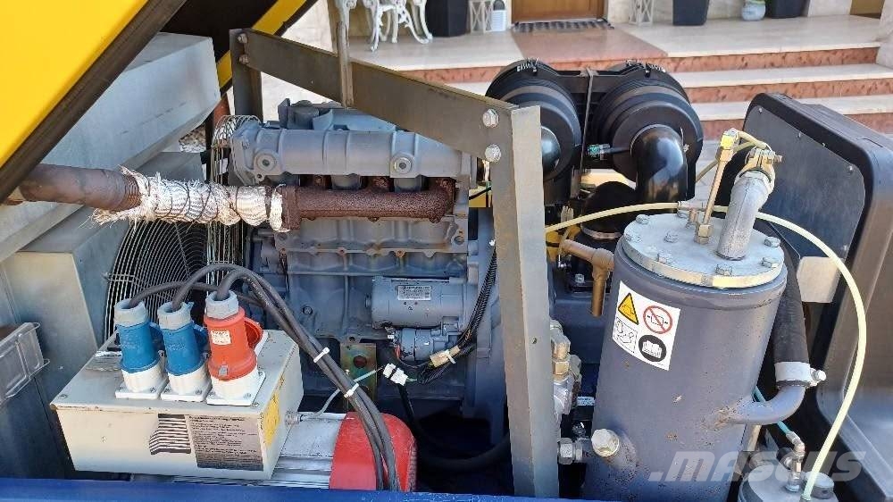 Compair C38 G12 csavarkompresszor + 8 KW-os agregátor Компресори