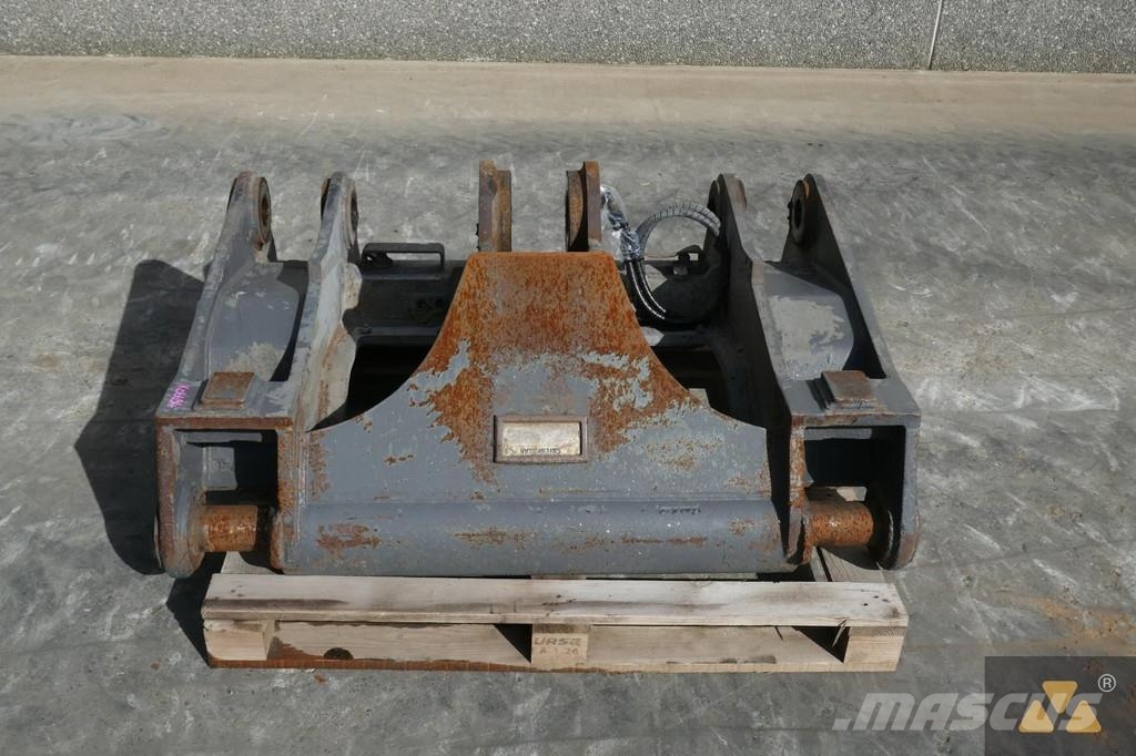 CAT 966/972 Quick coupler Brze spojke