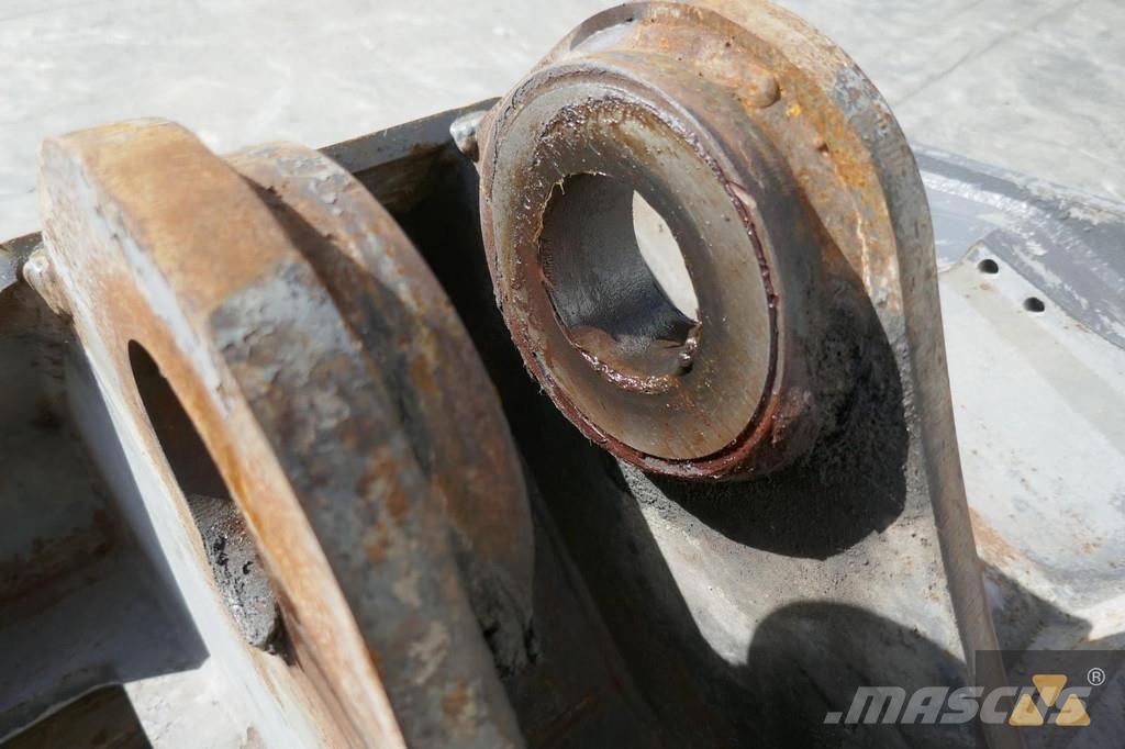CAT 966/972 Quick coupler Brze spojke