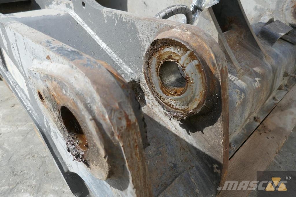 CAT 966/972 Quick coupler Brze spojke
