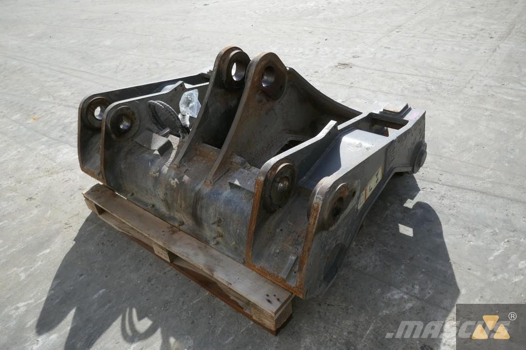 CAT 966/972 Quick coupler Brze spojke