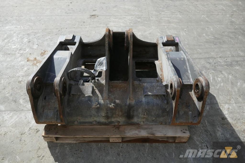 CAT 966/972 Quick coupler Brze spojke