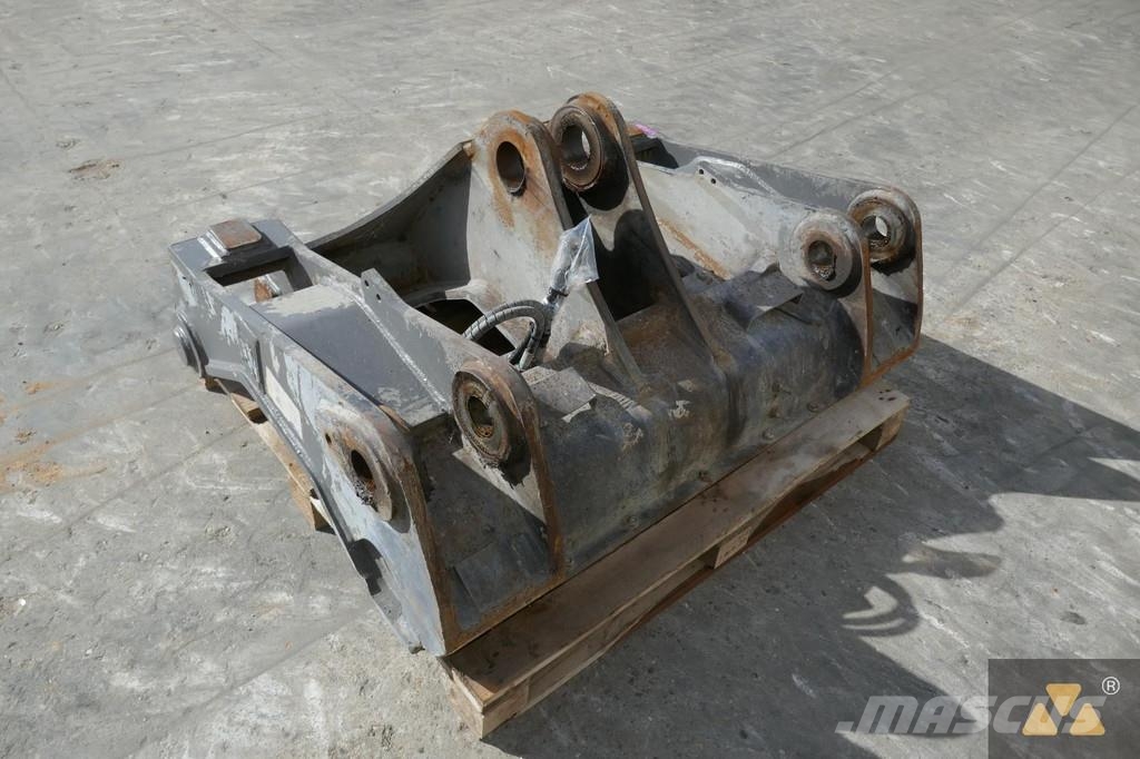 CAT 966/972 Quick coupler Brze spojke
