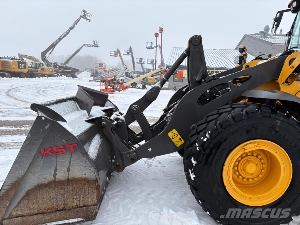 Volvo L 90 H / L90H Naudoti ratiniai krautuvai