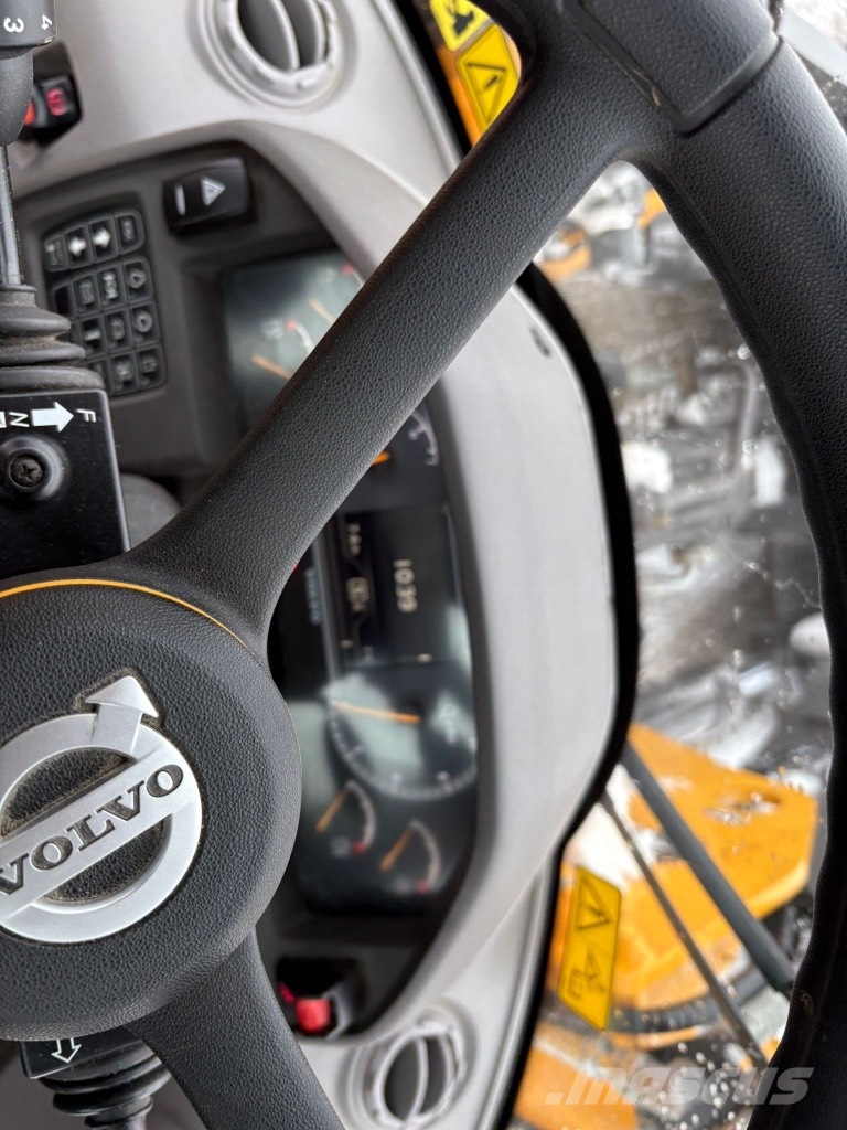 Volvo L 90 H / L90H Naudoti ratiniai krautuvai