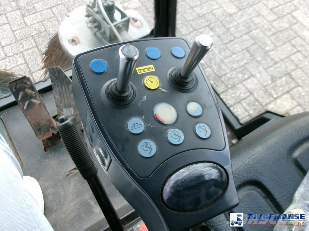 Boschung S2 street sweeper كناسات