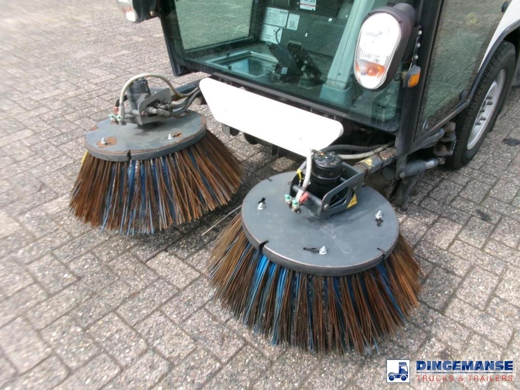Boschung S2 street sweeper كناسات
