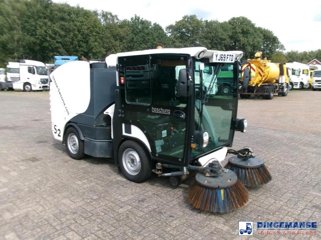 Boschung S2 street sweeper كناسات