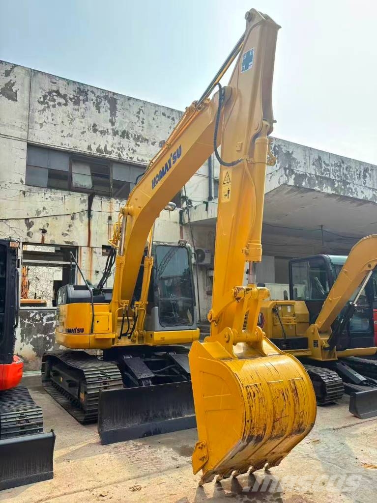 Komatsu PC 138 US حفارات زحافة