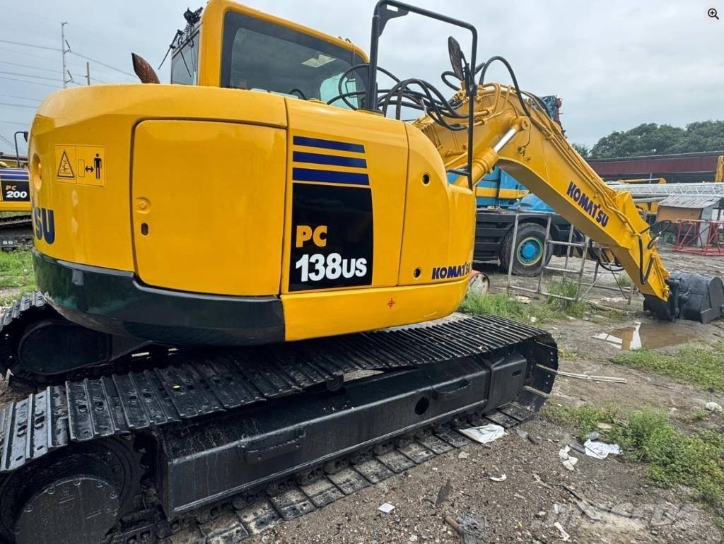 Komatsu PC 138 US حفارات زحافة