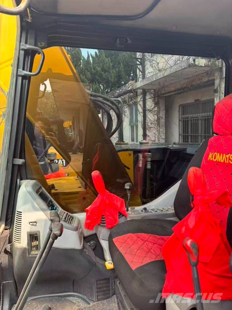 Komatsu PC 138 US حفارات زحافة