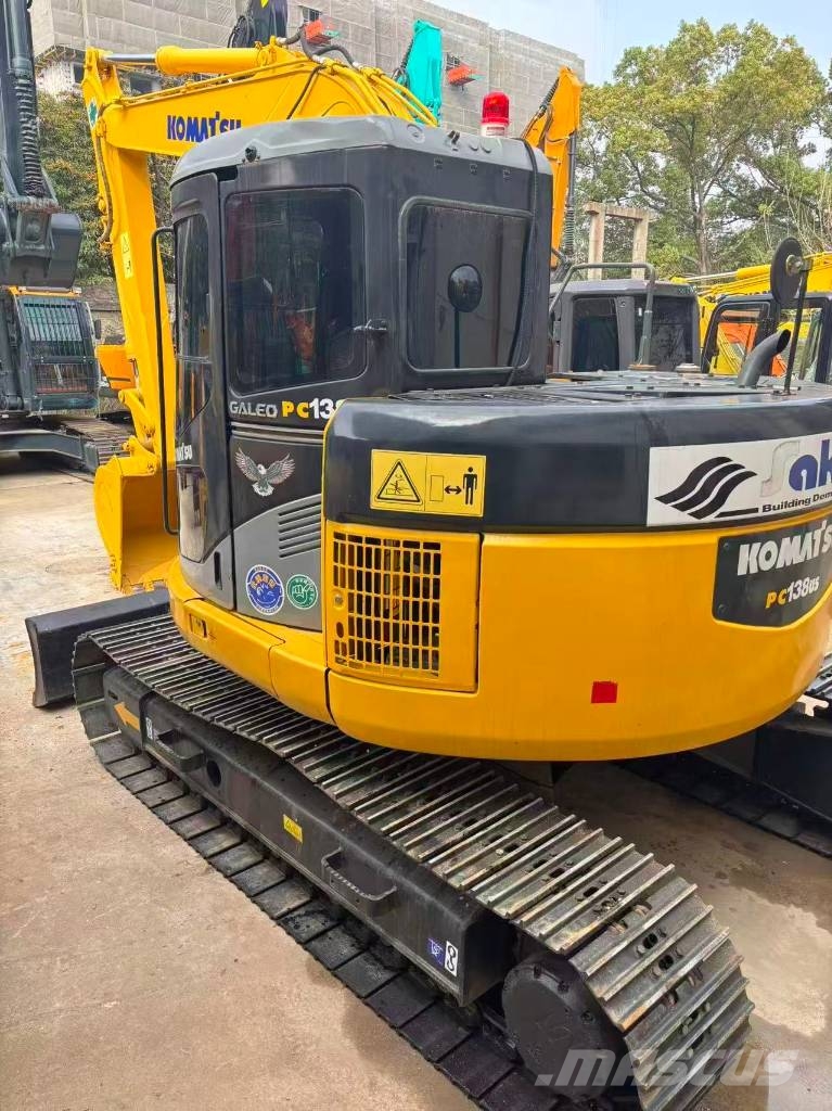 Komatsu PC 138 US حفارات زحافة
