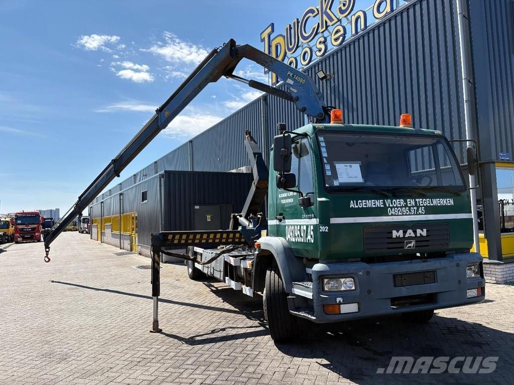 MAN LE 220 B + PALFINGER PK 14080 - 3X EXT + HOOK ARM Kranen voor alle terreinen