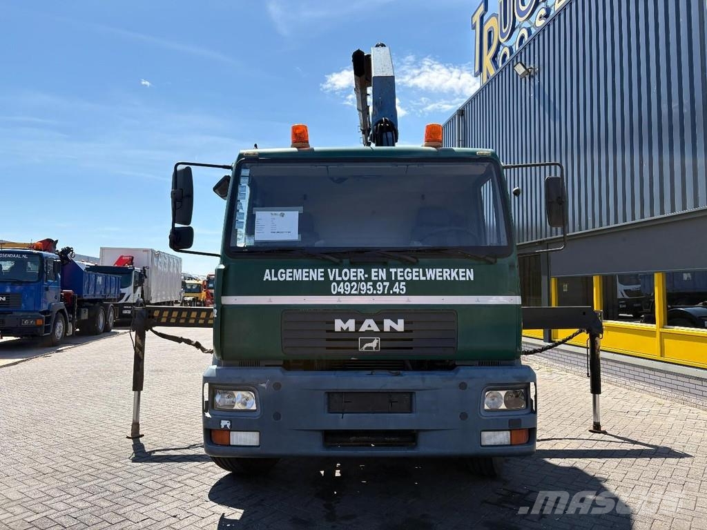 MAN LE 220 B + PALFINGER PK 14080 - 3X EXT + HOOK ARM Kranen voor alle terreinen
