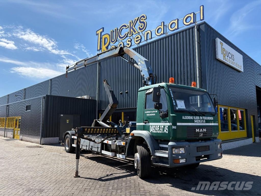 MAN LE 220 B + PALFINGER PK 14080 - 3X EXT + HOOK ARM Kranen voor alle terreinen