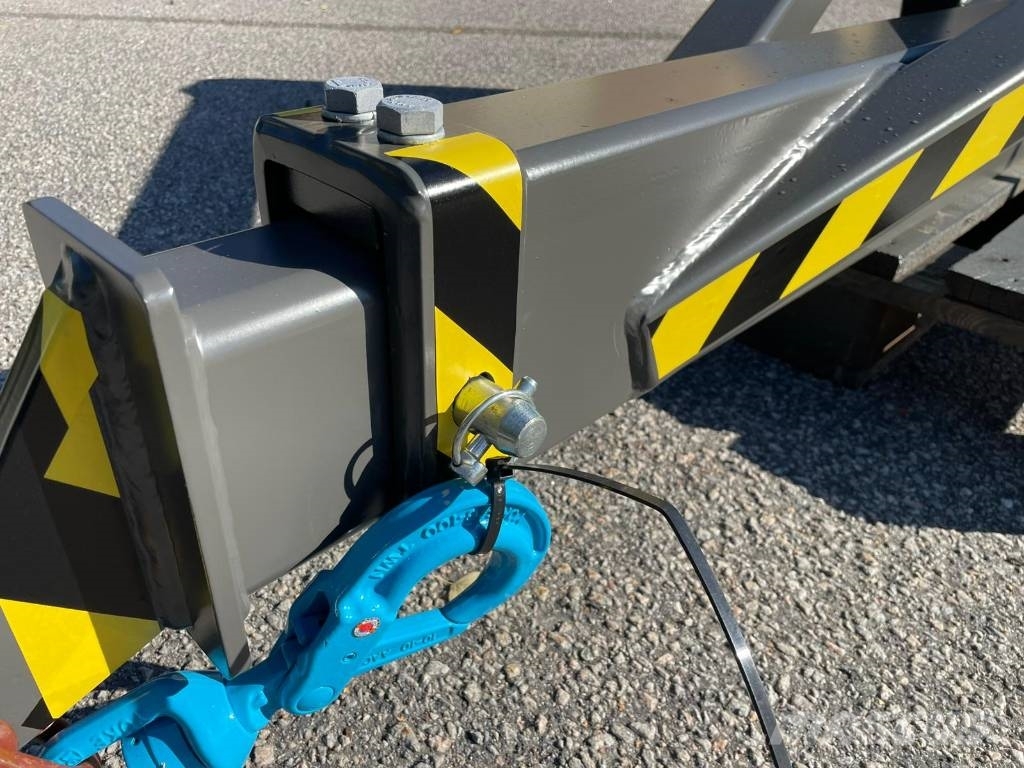 Norje Kranarm Manitou fäste 2-3,3m 1900-1150kg Övriga
