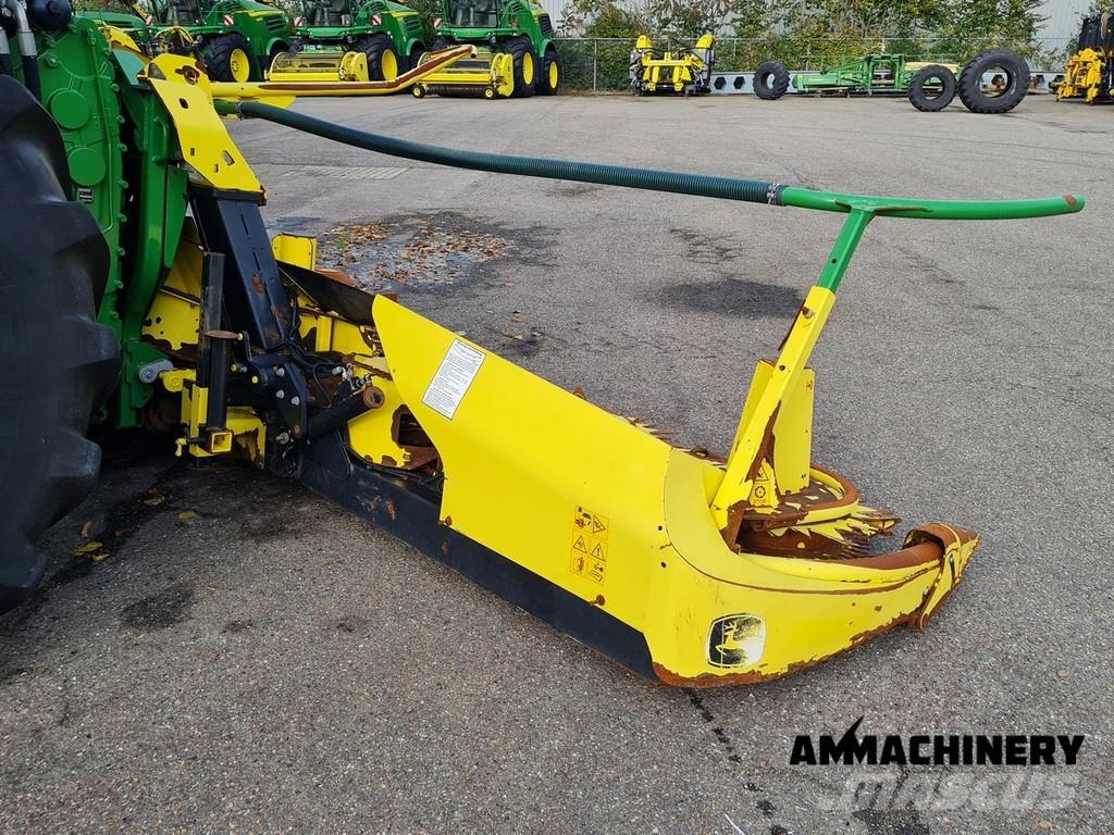 John Deere 8400i Including Kemper 360 Plus حصادات الأعلاف