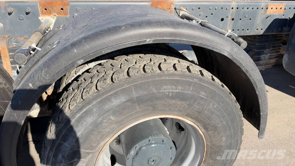 Mercedes-Benz ACTROS 4140 8X8 chassis - big axle - spring Chassis