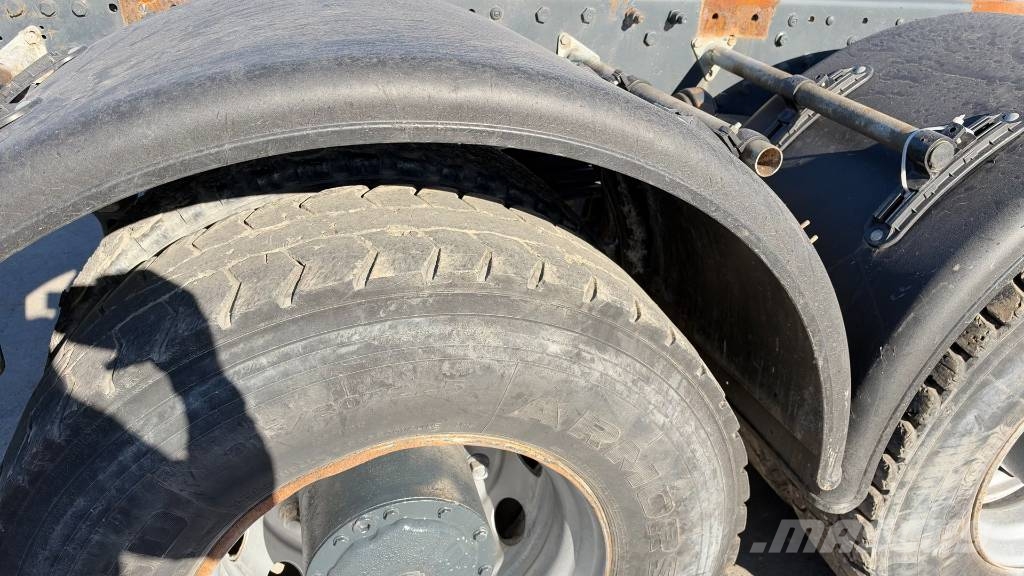 Mercedes-Benz ACTROS 4140 8X8 chassis - big axle - spring Chassis