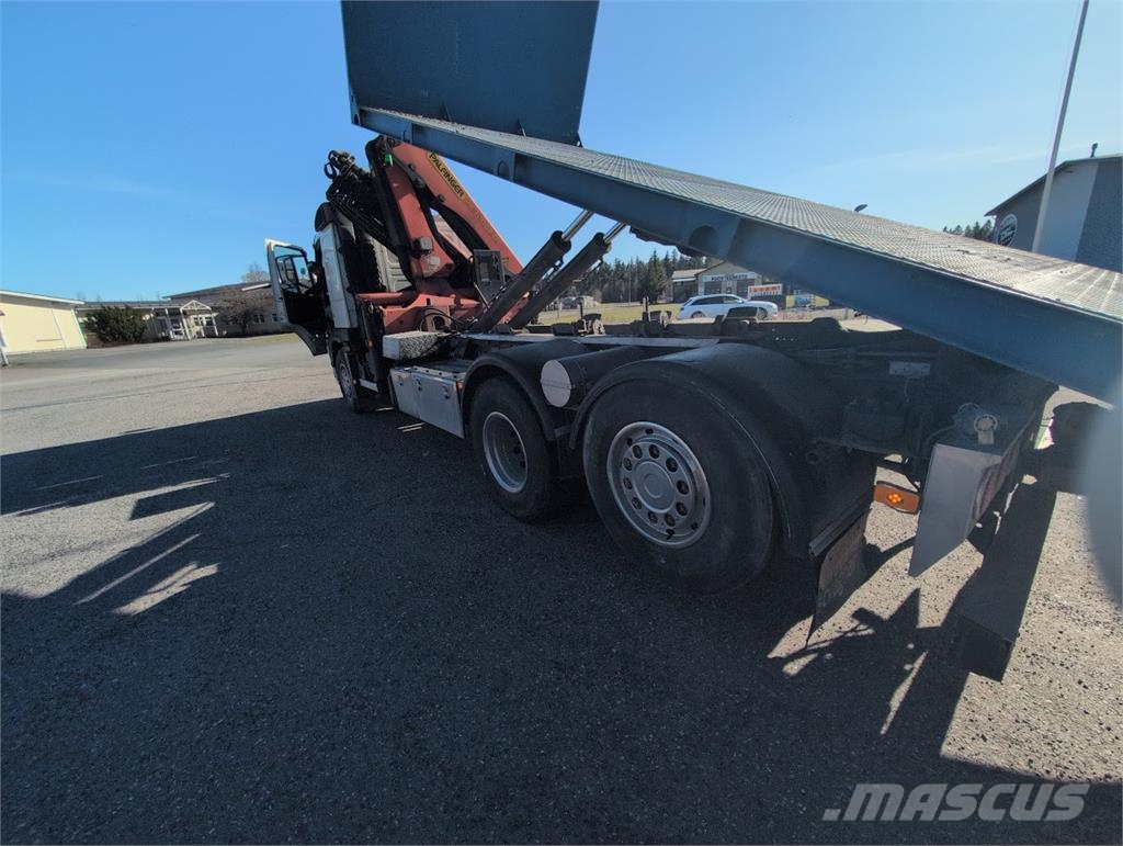 Volvo FM410 Truck mounted cranes