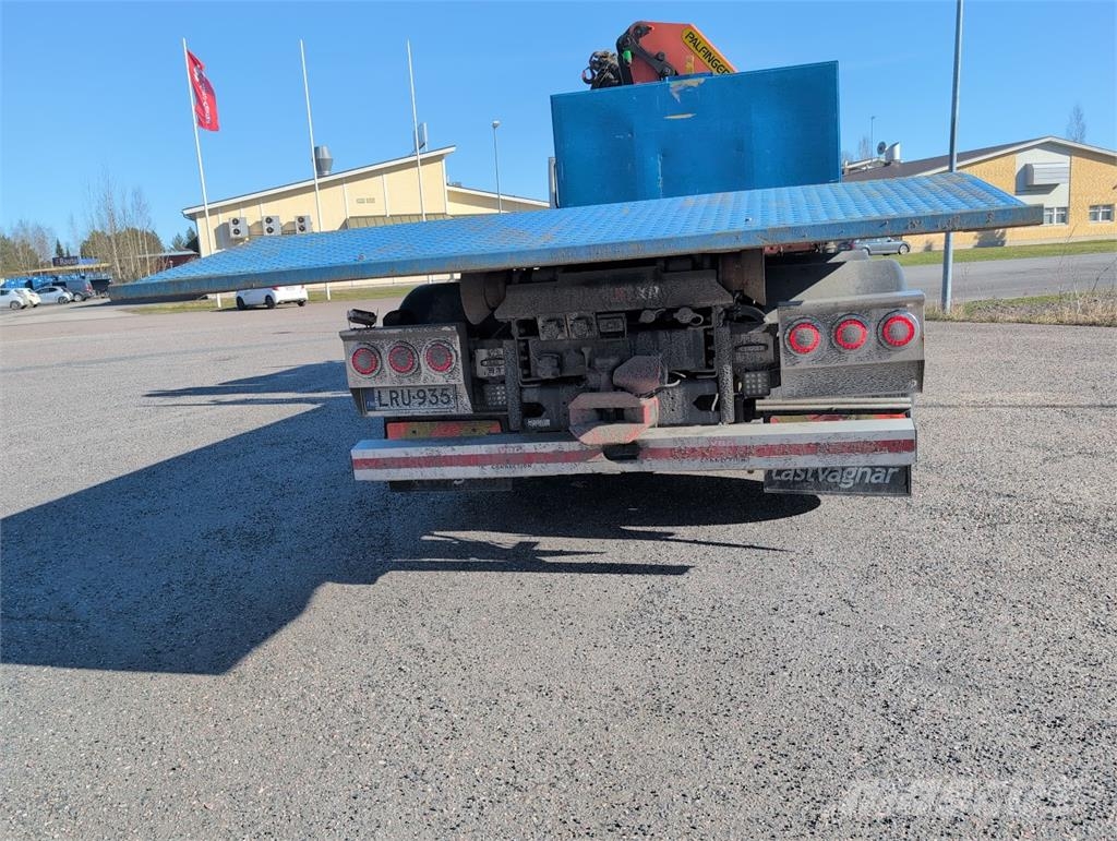 Volvo FM410 Truck mounted cranes