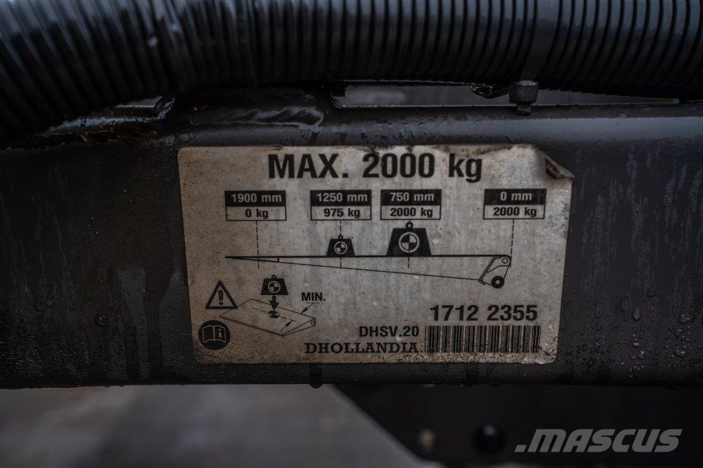 Renault D19 WIDE 320 DXI + DHOLLANDIA 2T. Camiones desmontables