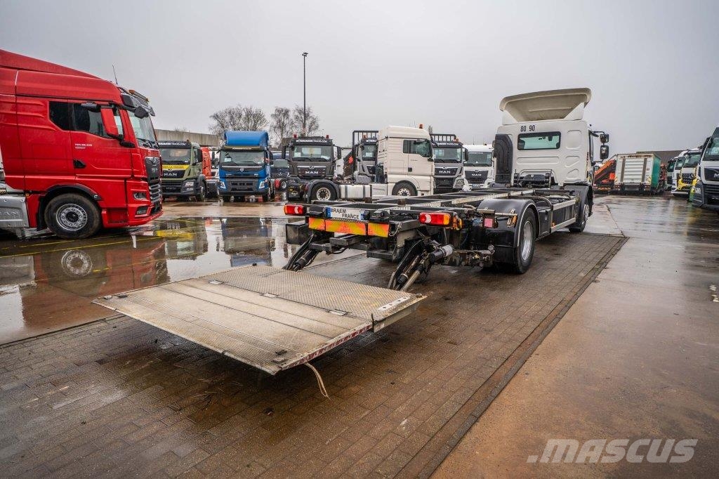 Renault D19 WIDE 320 DXI + DHOLLANDIA 2T. Camiones desmontables