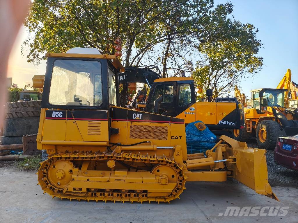 CAT D 5 C Buldožerji goseničarji