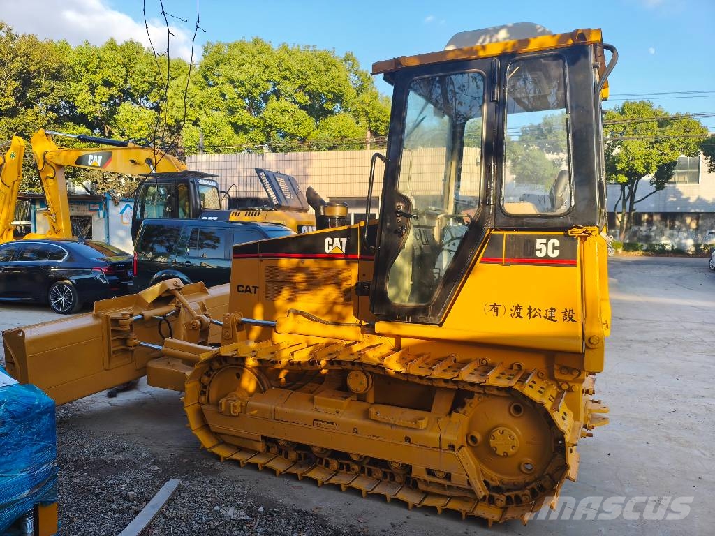 CAT D 5 C Buldožerji goseničarji
