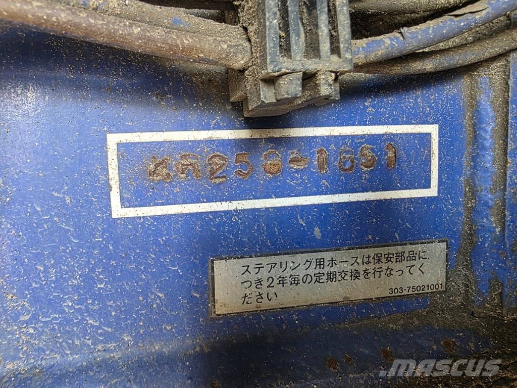 Kato KR 25 H V-5 ラフテレーンクレーン